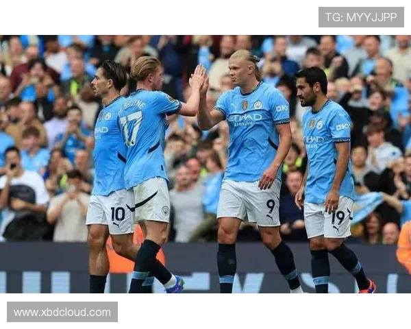 2025年英超激战正酣枪手领跑积分榜曼城紧追维拉表现抢眼